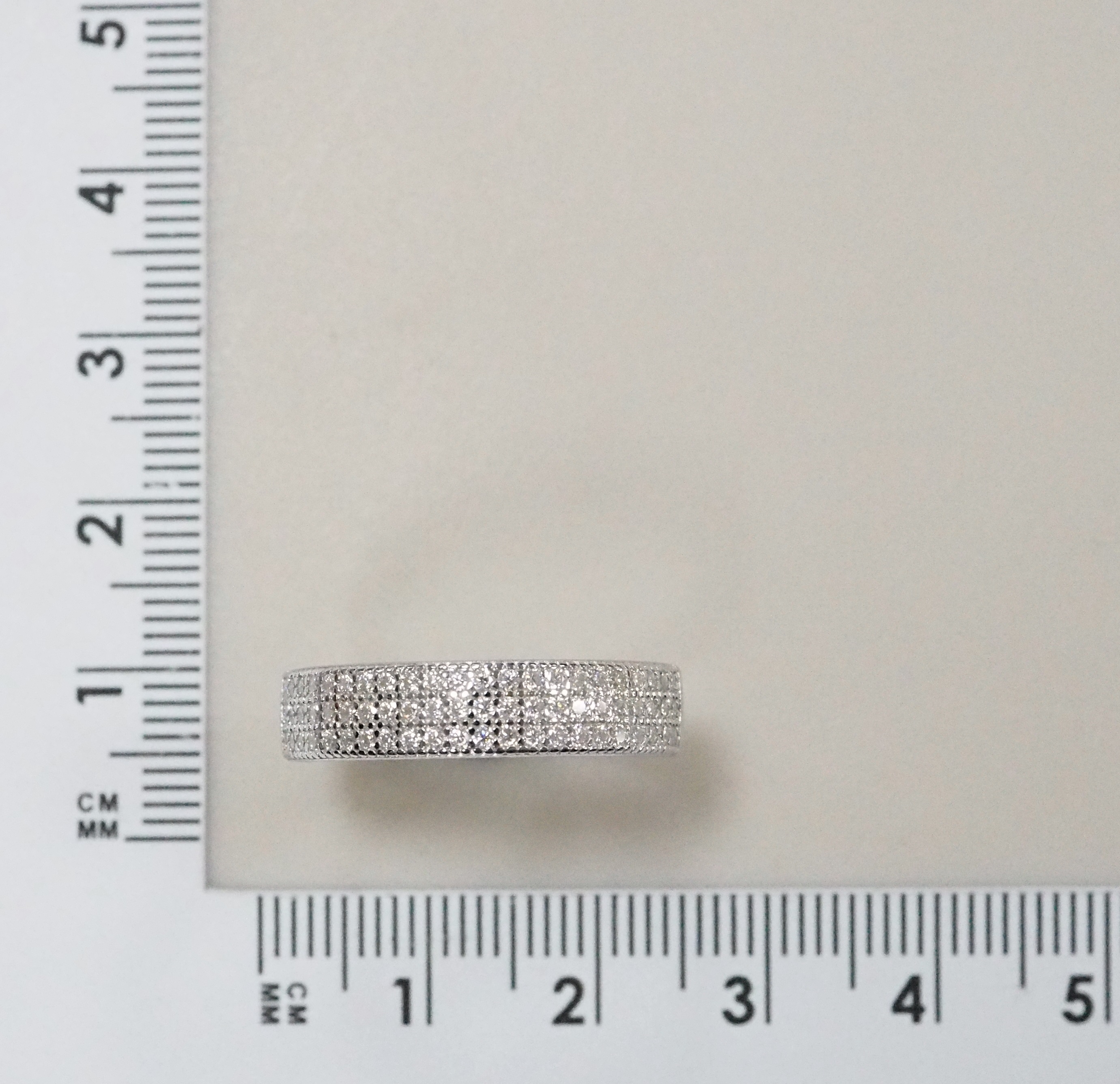 Серебряное кольцо 925 пробы; вставки 69 Муассанит бесцв. 0,5ct;